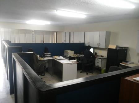 5 Cuartos, 350 m² – Local Administrativo, Punto de Distribución, Almacén Surquillo