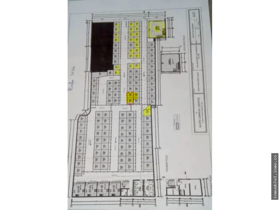 Venta de 2 stand contiguos en Galería de Jirón Lampa