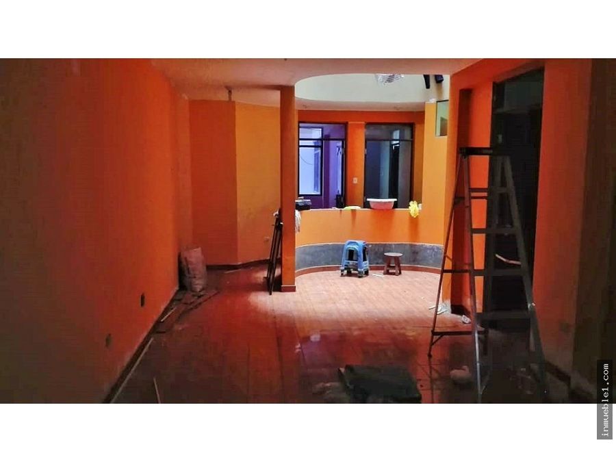 Venta Departamento en Primer Piso con cochera. Sta Anita