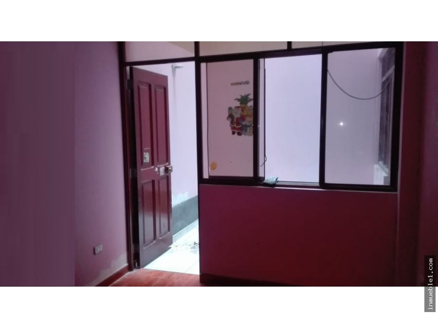 Venta Departamento en Primer Piso con cochera. Sta Anita