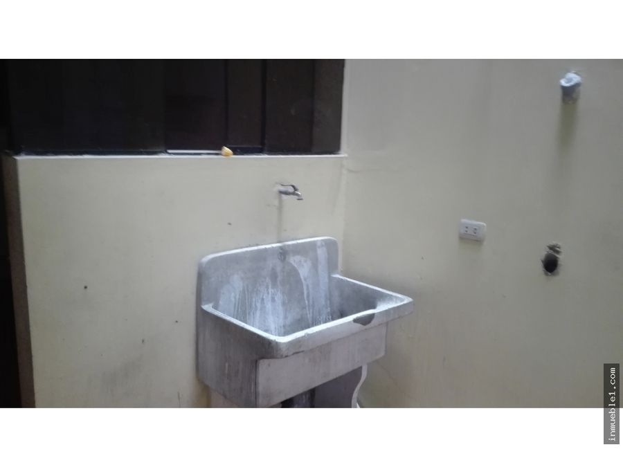 Venta Departamento en Primer Piso con cochera. Sta Anita