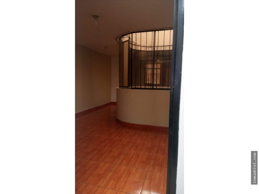 Departamento en Venta Cuarto Piso, Santa Anita