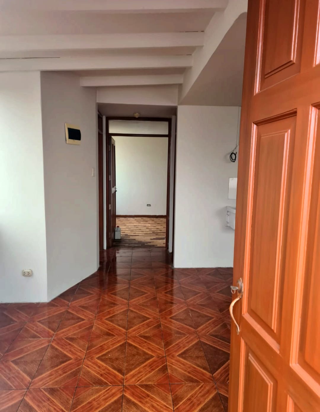 VENTA DEPARTAMENTO 108 MT2 - LA CALERA DE MONTERRICO - SURQUILLO - LIMA NEGOCIABLE