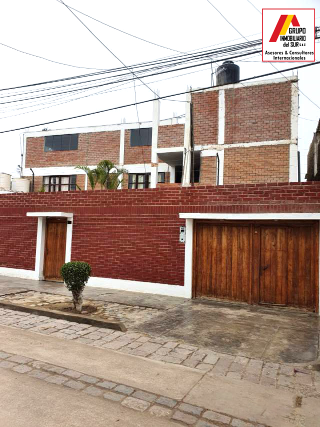 VENTA DE CASA CON COLEGIO 3 PISOS O INSTITUTO CHINCHA ALTA