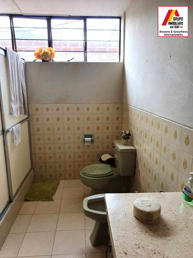 VENTA DE CASA CON COLEGIO 3 PISOS O INSTITUTO CHINCHA ALTA