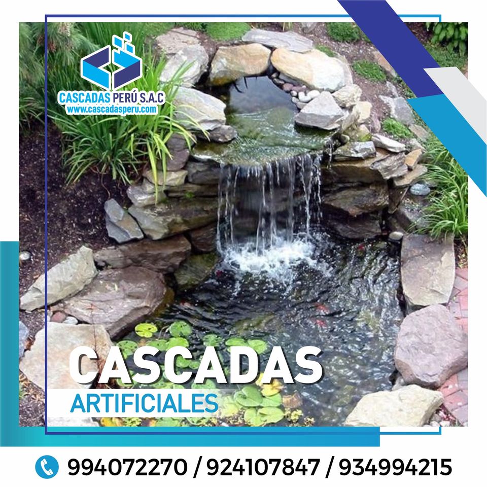 Cascada de agua cascada de piedra y plantas naturales construcción de cascadas