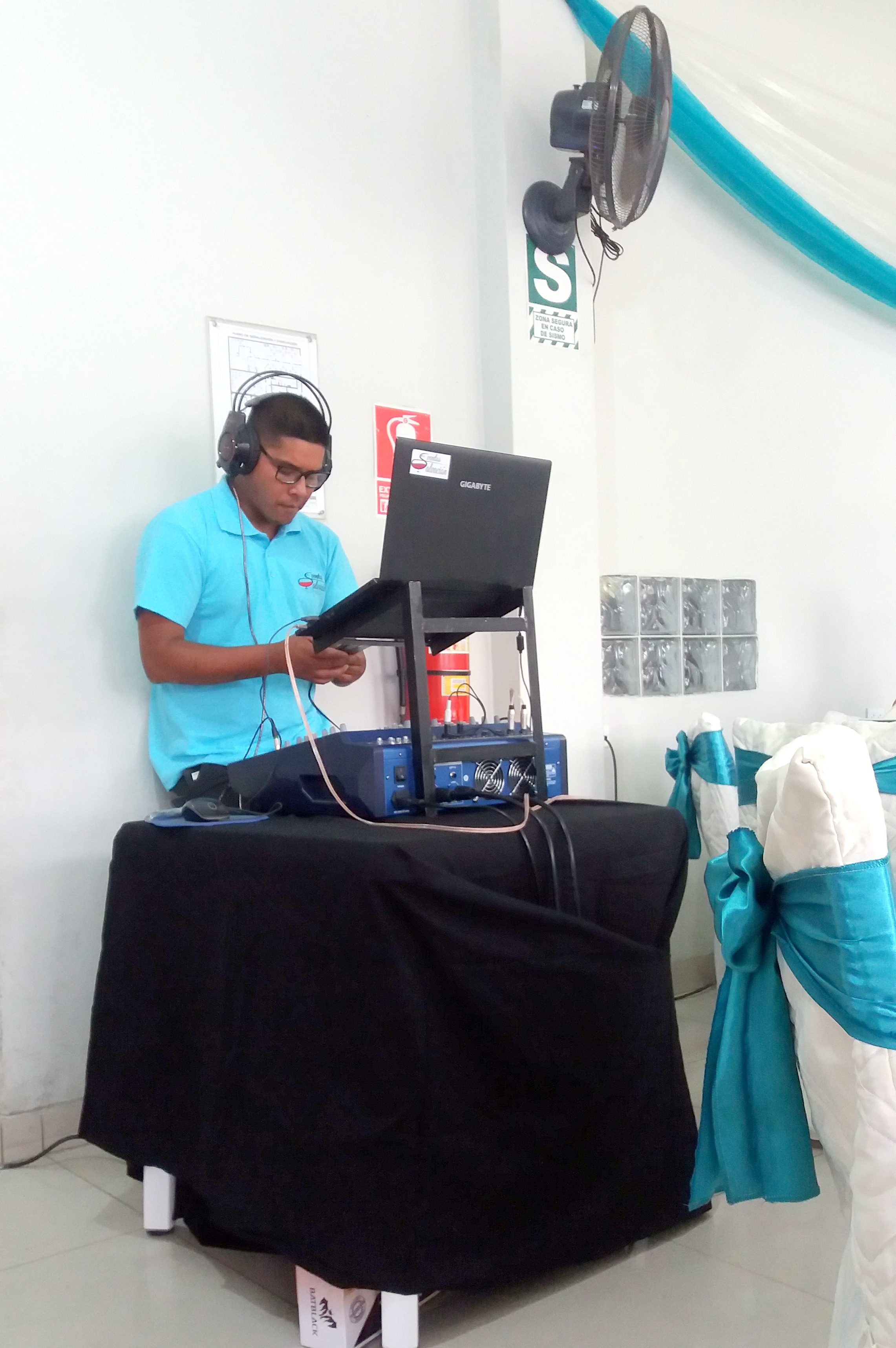 ALQUILER DE EQUIPO DE SONIDO Y DJ PARA EVENTOS