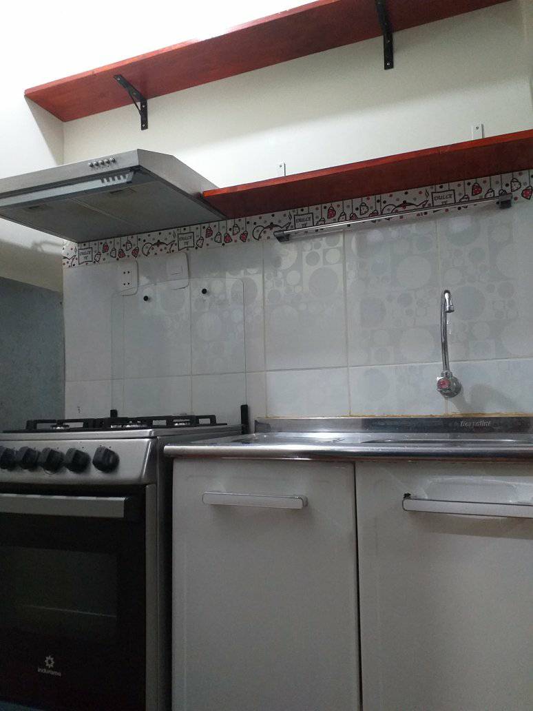 SE ALQUILA HERMOSO MINI-DEPARTAMENTO AMUEBLADO INDEPENDIENTE EN EL 1ER PISO EN SURCO 