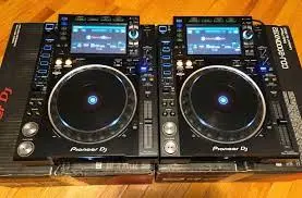 Vendo dos Pioneer CDJ-2000 Nexus2 y una Pioneer DJM-900 