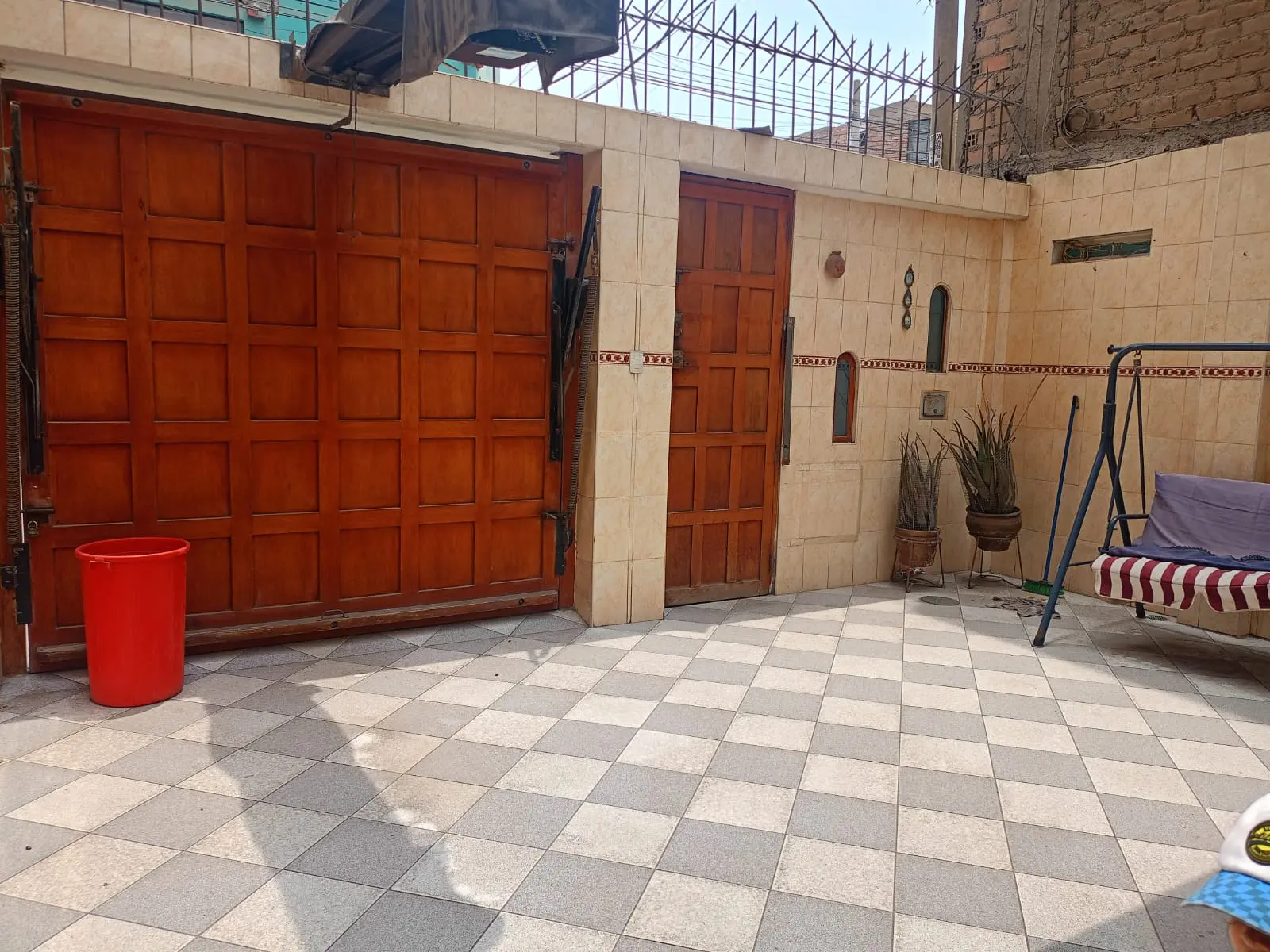 VENDO CASA DE 120 M2. URB. TOMAS VALLE 