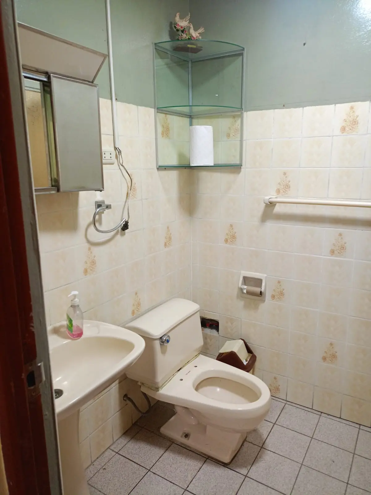 VENDO CASA DE 120 M2. URB. TOMAS VALLE 