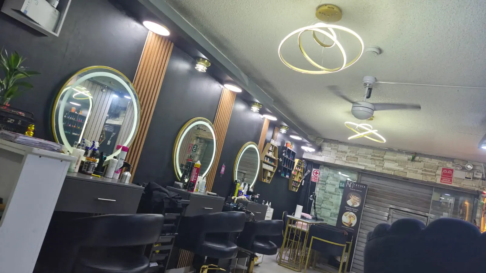 TRASPASO DE PELUQUERIA - SANTA ANITA